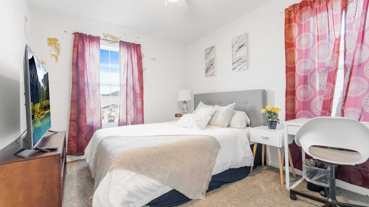 Photo of Bedroom in Aurora