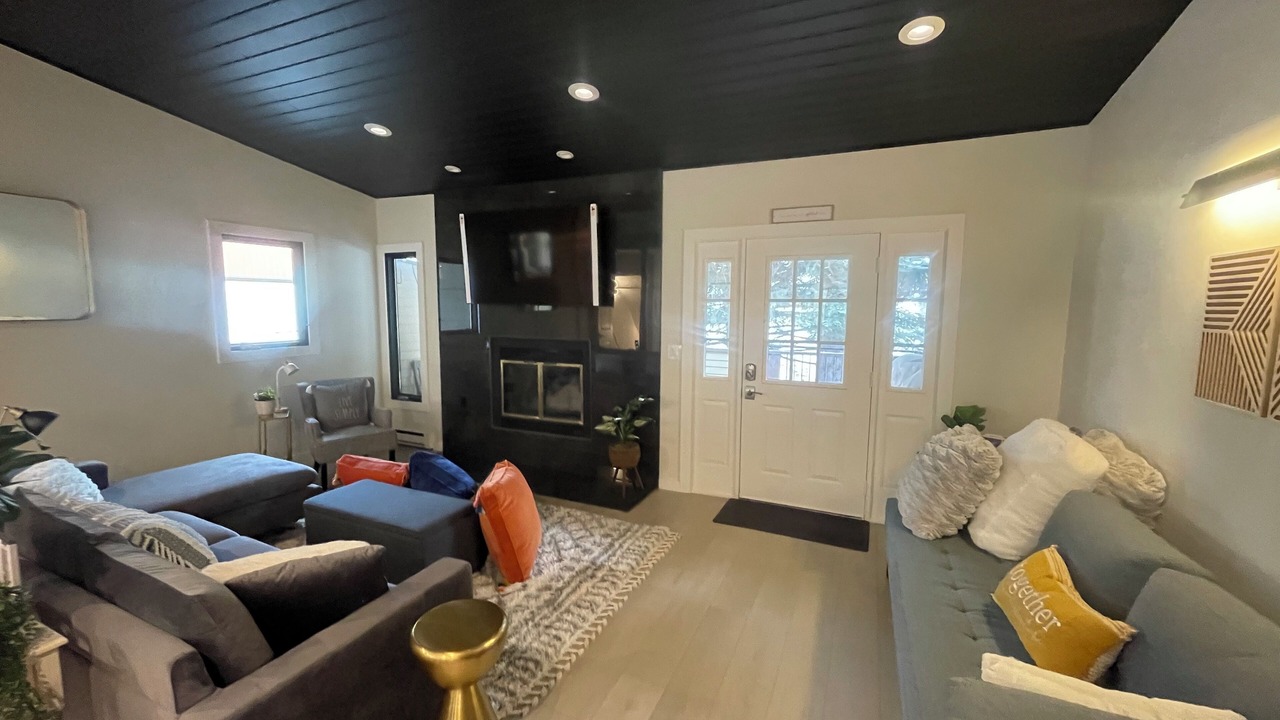 Photo of Livingroom in Intermountain