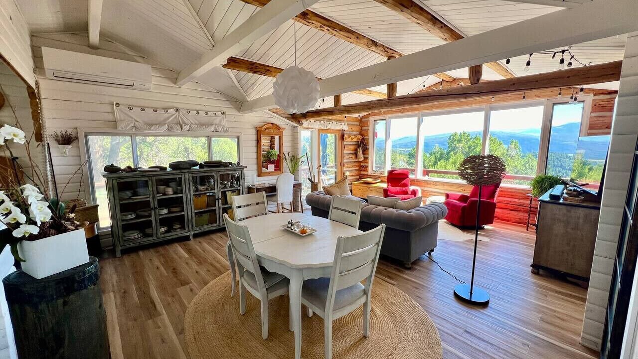 Photo of Livingroom in Missouri Heights