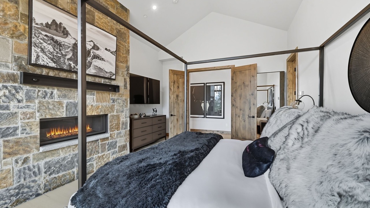 Photo of Livingroom in Three Peaks