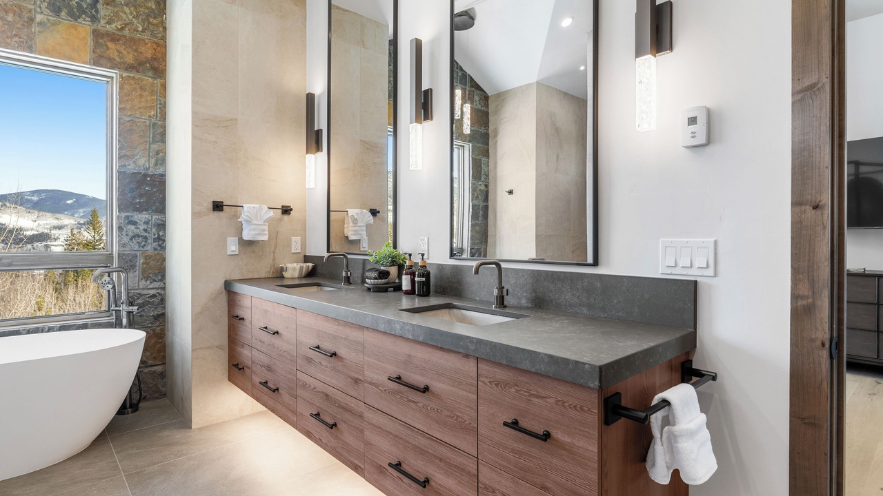 Photo of Bathroom in Three Peaks