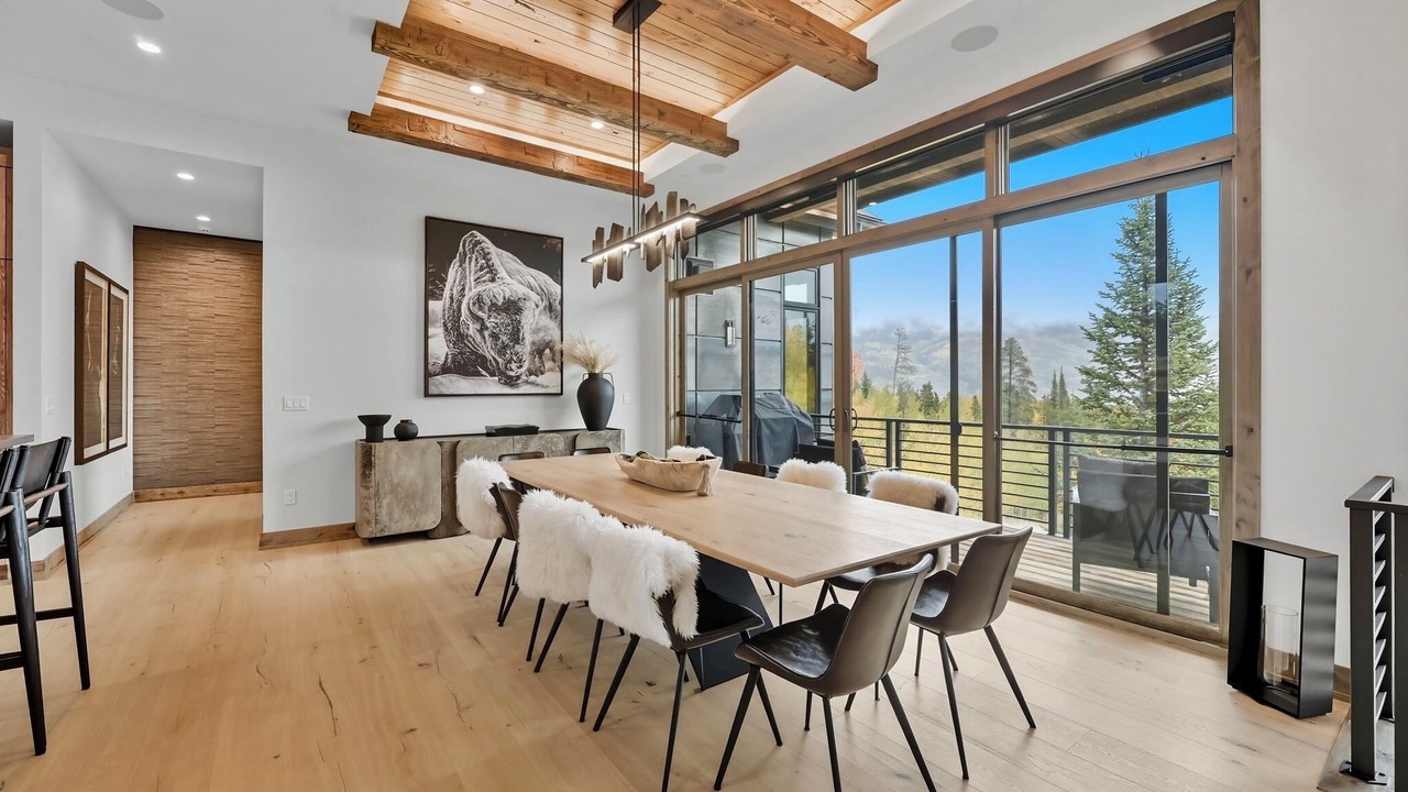 Photo of Bedroom in Three Peaks