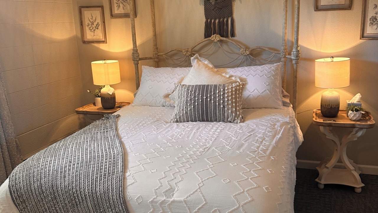 Photo of Bedroom in Delta