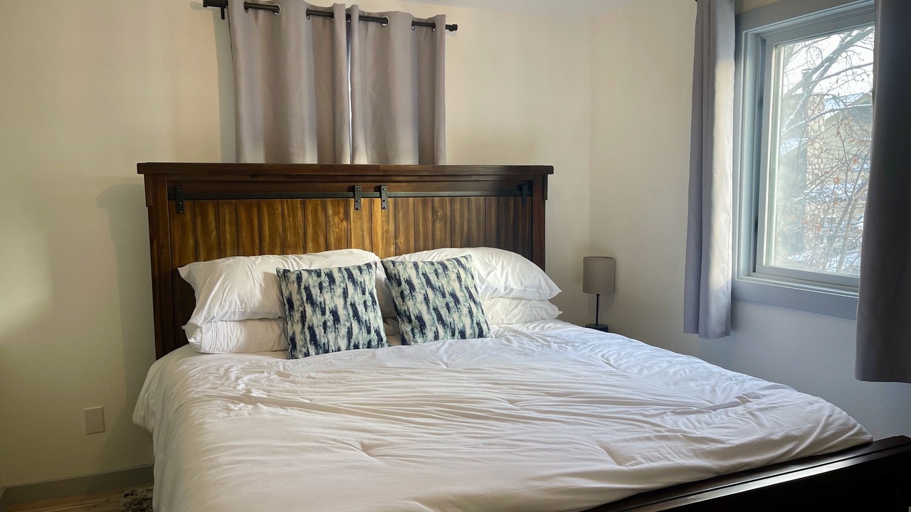 Photo of Bedroom in Basalt