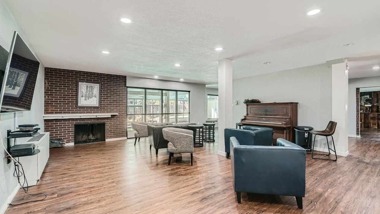 Photo of Livingroom in Goss - Grove