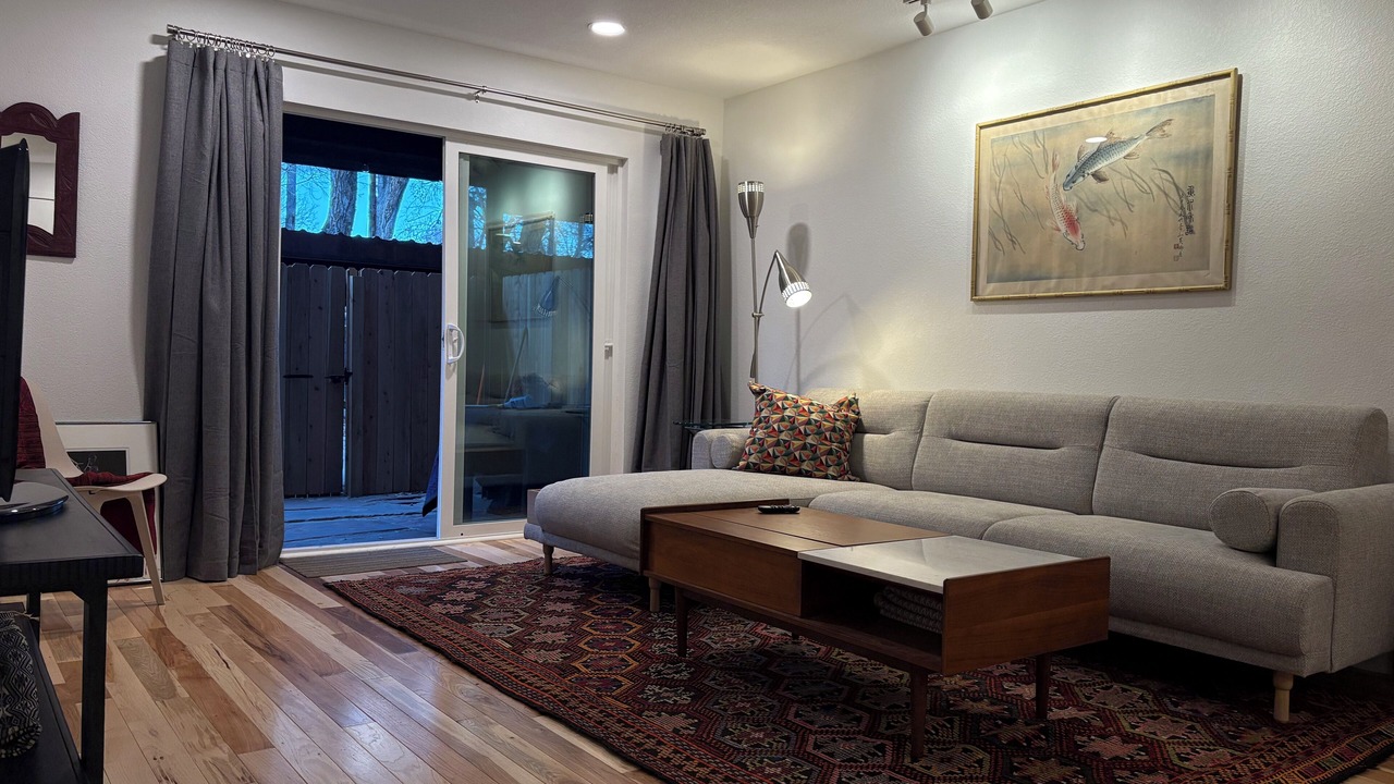 Photo of Livingroom in Goss - Grove