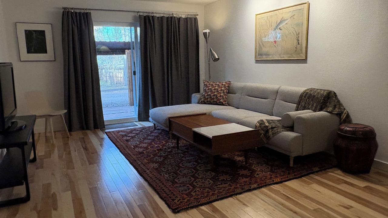 Photo of Livingroom in Goss - Grove