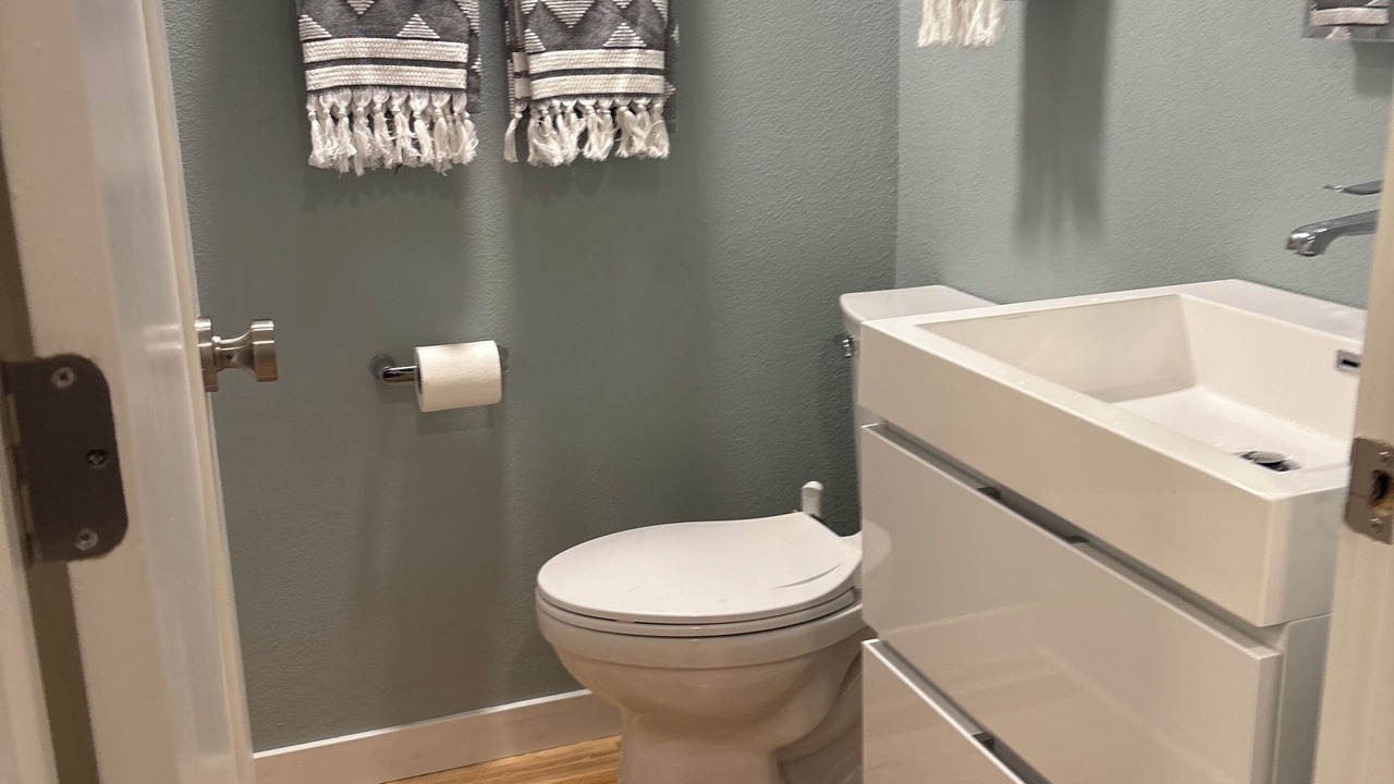 Photo of Bathroom in Goss - Grove