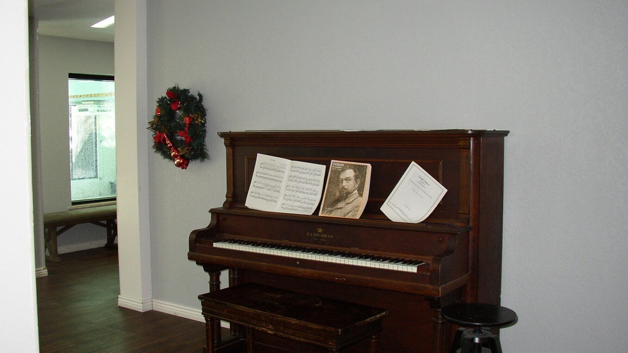 Photo of Others in Goss - Grove