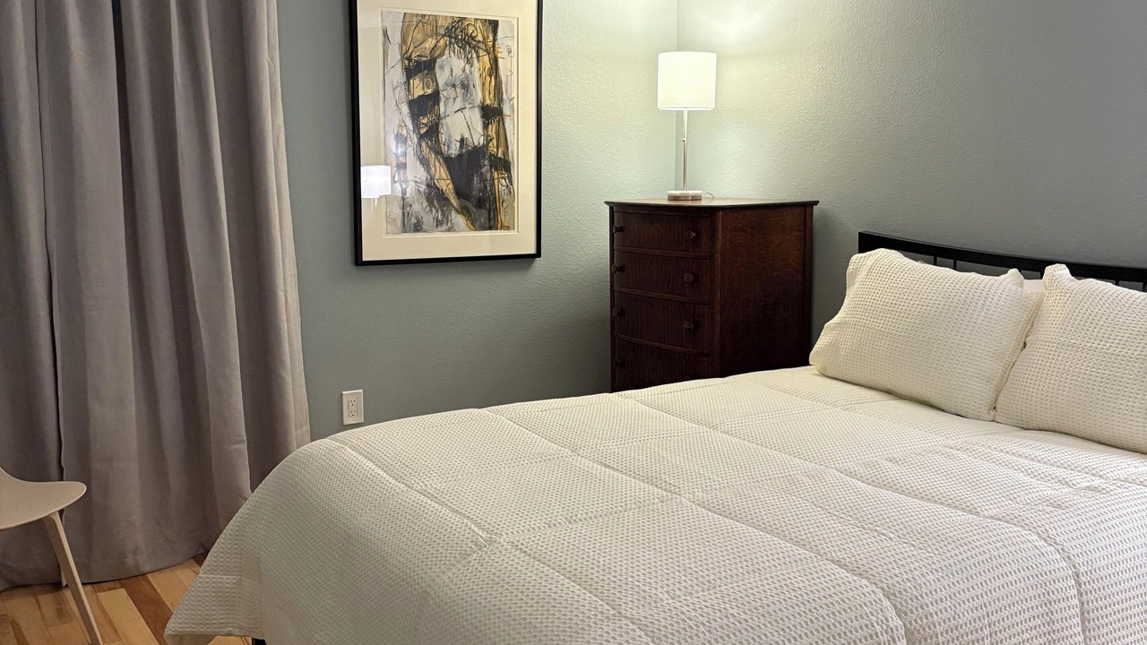 Photo of Bedroom in Goss - Grove
