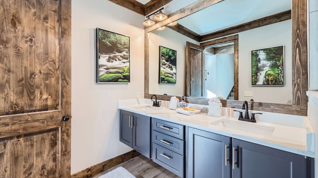 Photo of Bathroom in Lakeside Village