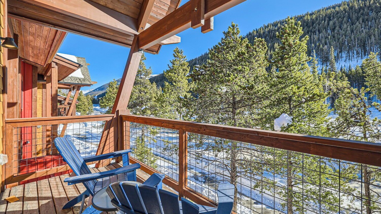 Photo of Patio Balcony in Lakeside Village