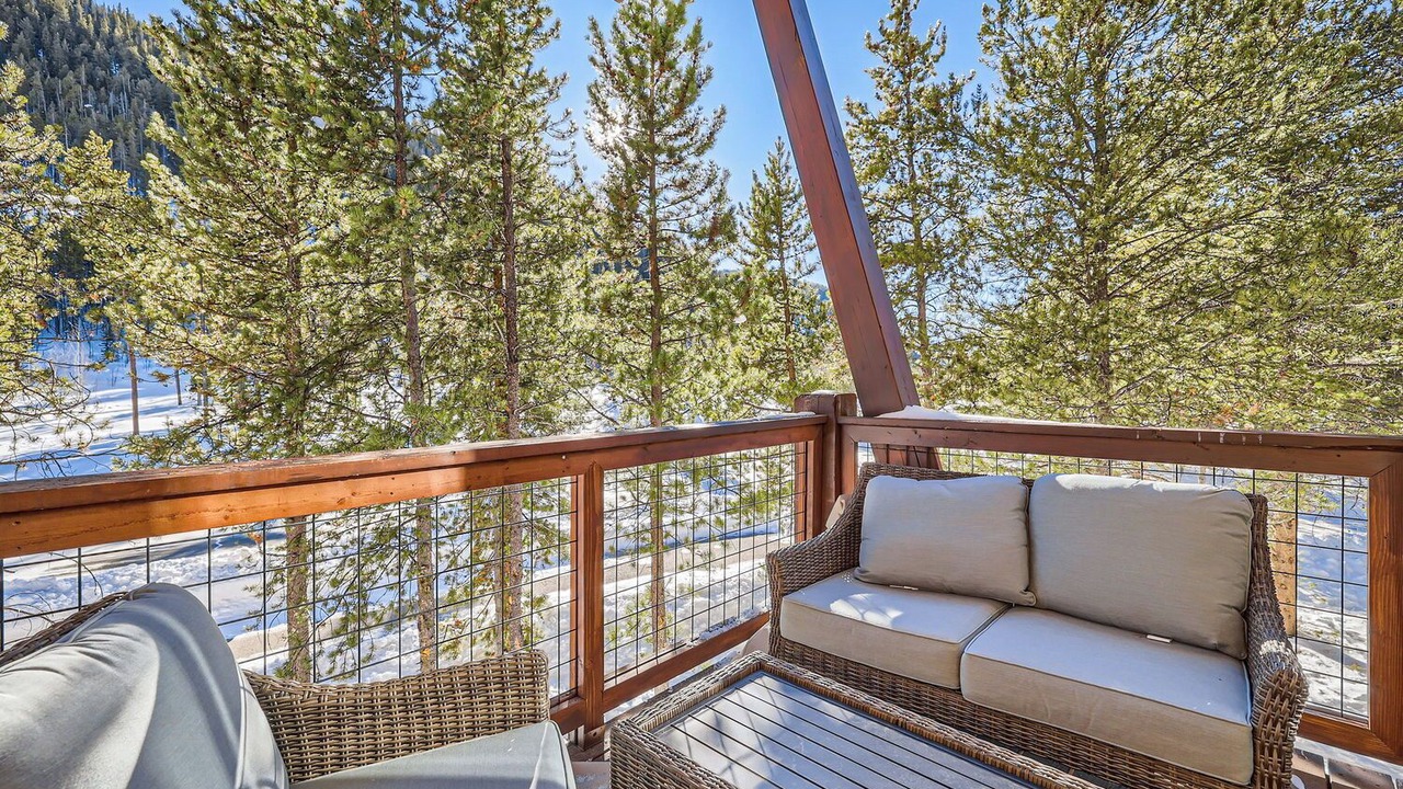 Photo of Patio Balcony in Lakeside Village