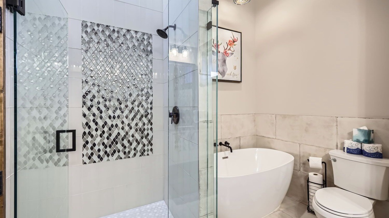 Photo of Bathroom in Lakeside Village