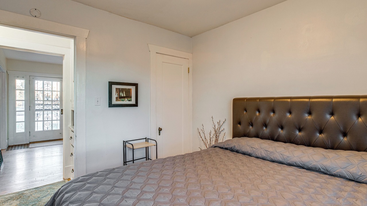 Photo of Bedroom in Rosedale