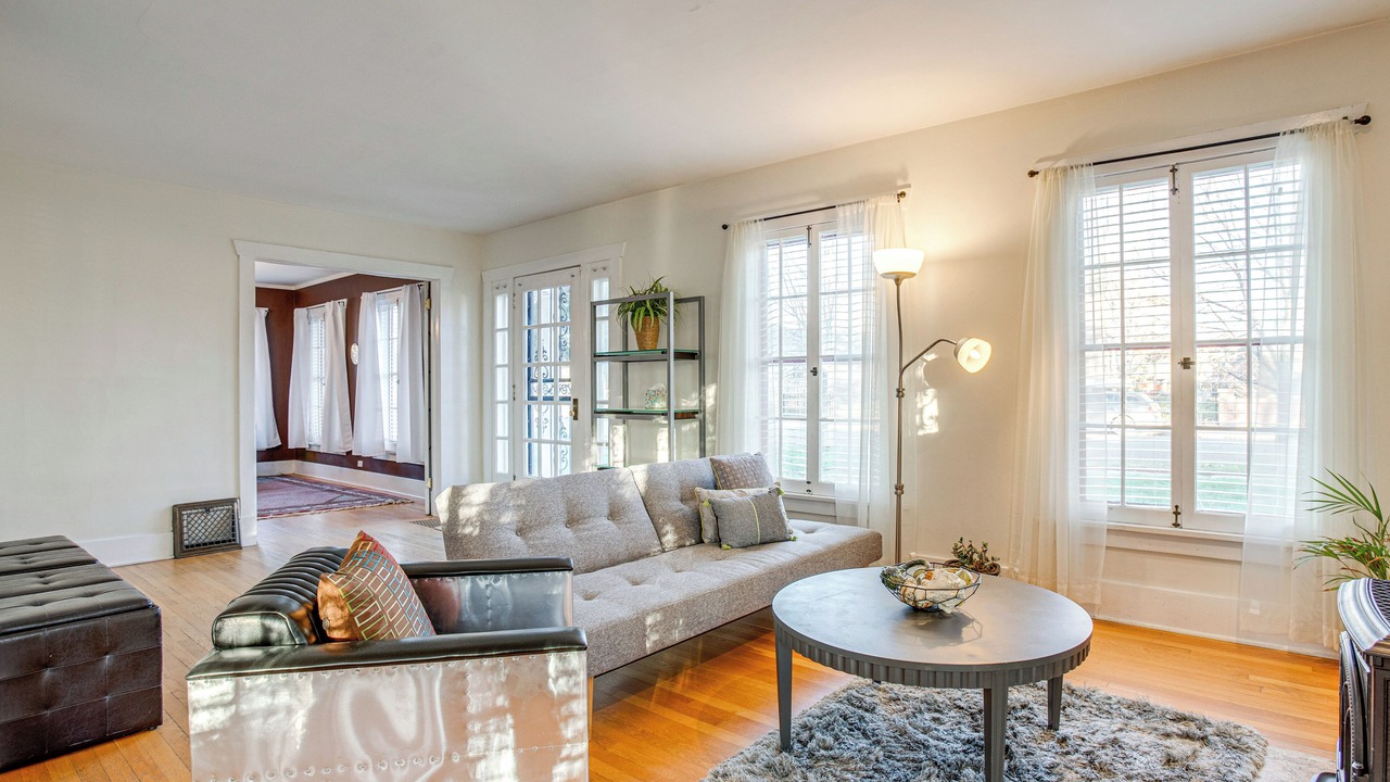 Photo of Livingroom in Rosedale