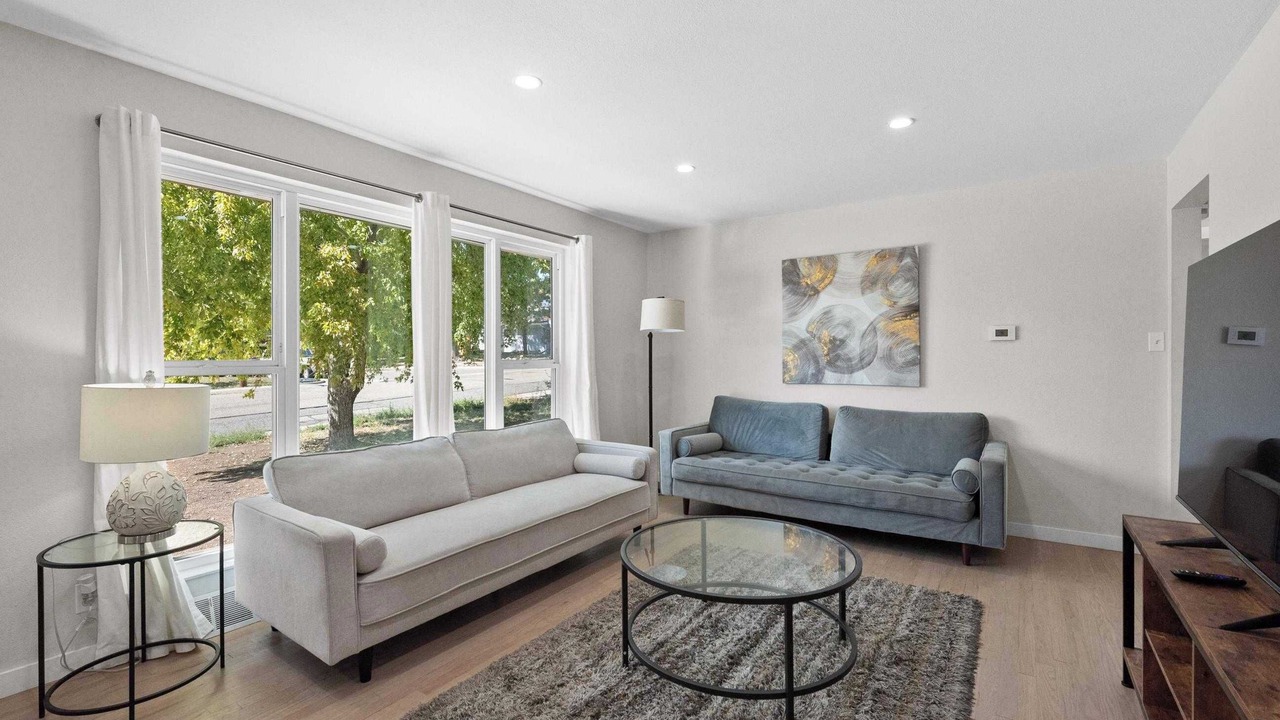 Photo of Livingroom in Arvada Plaza Area