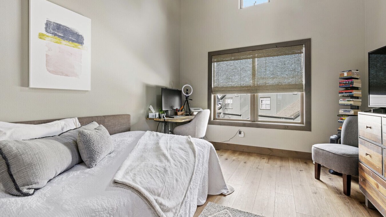 Photo of Bedroom in Edwards