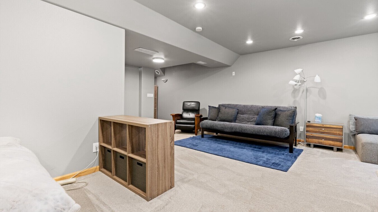 Photo of Livingroom in Edwards