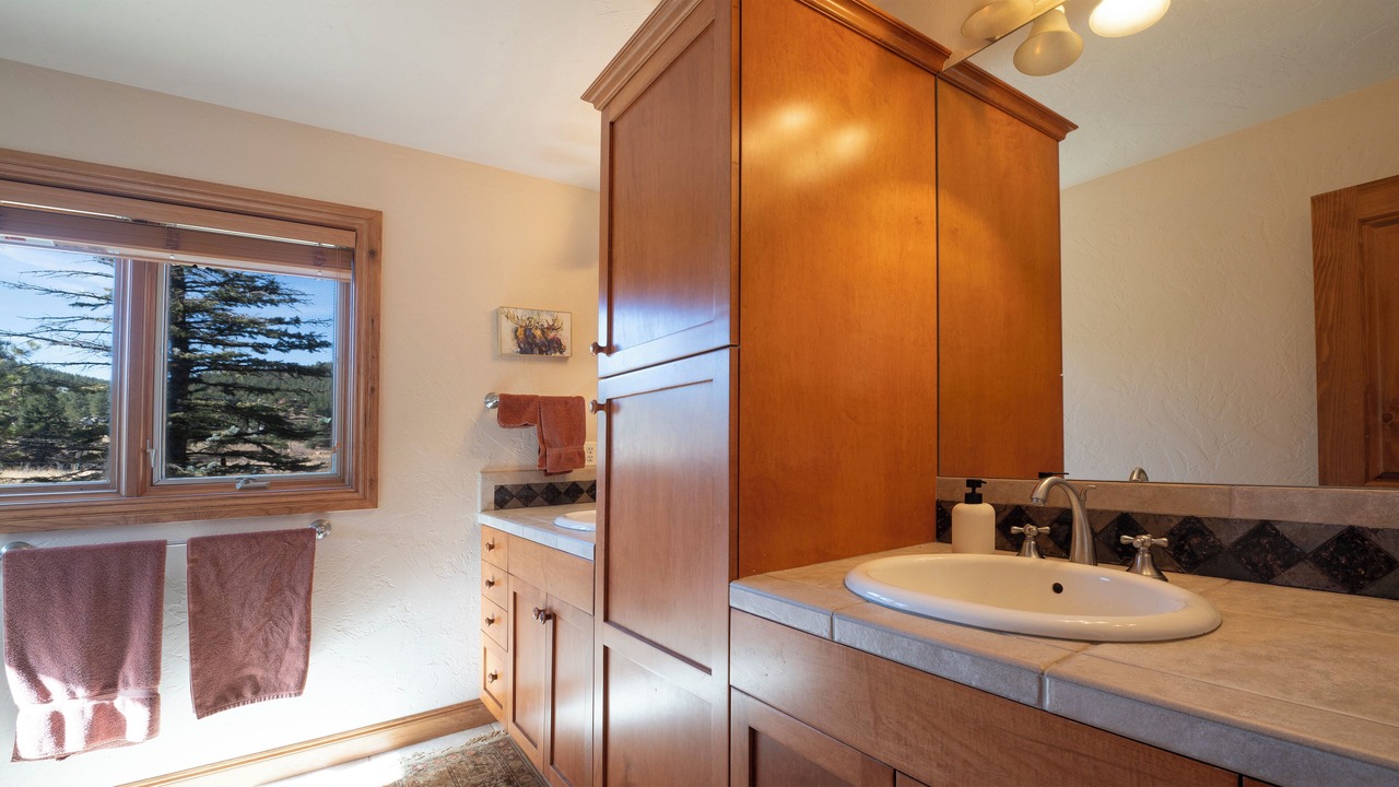 Photo of Bathroom in Pine