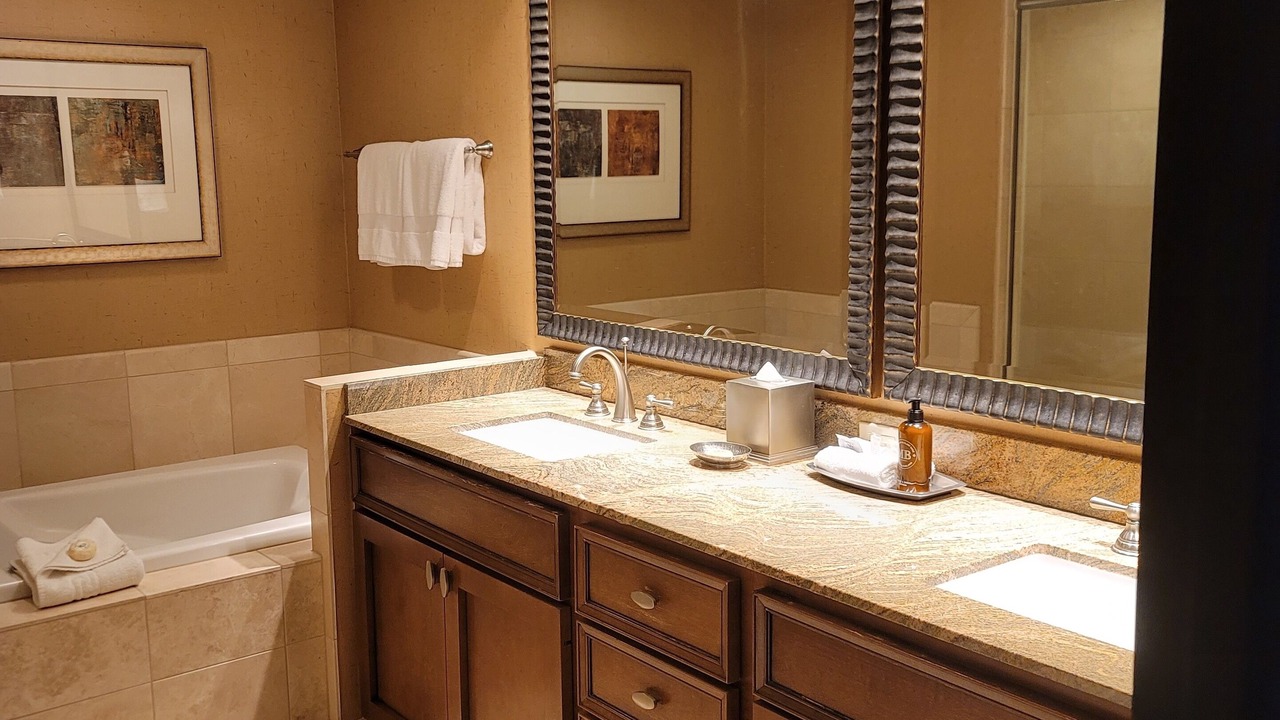Photo of Bathroom in Highlands Townhomes