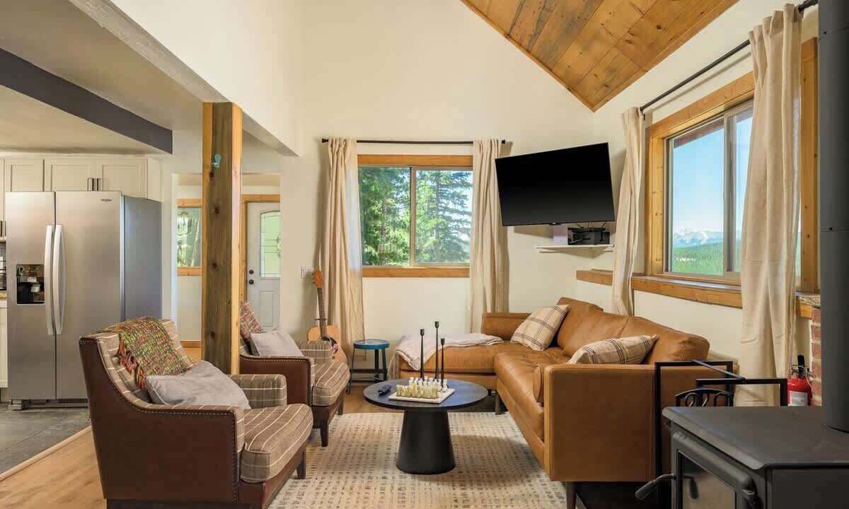 Photo of Livingroom in Saint Mary's