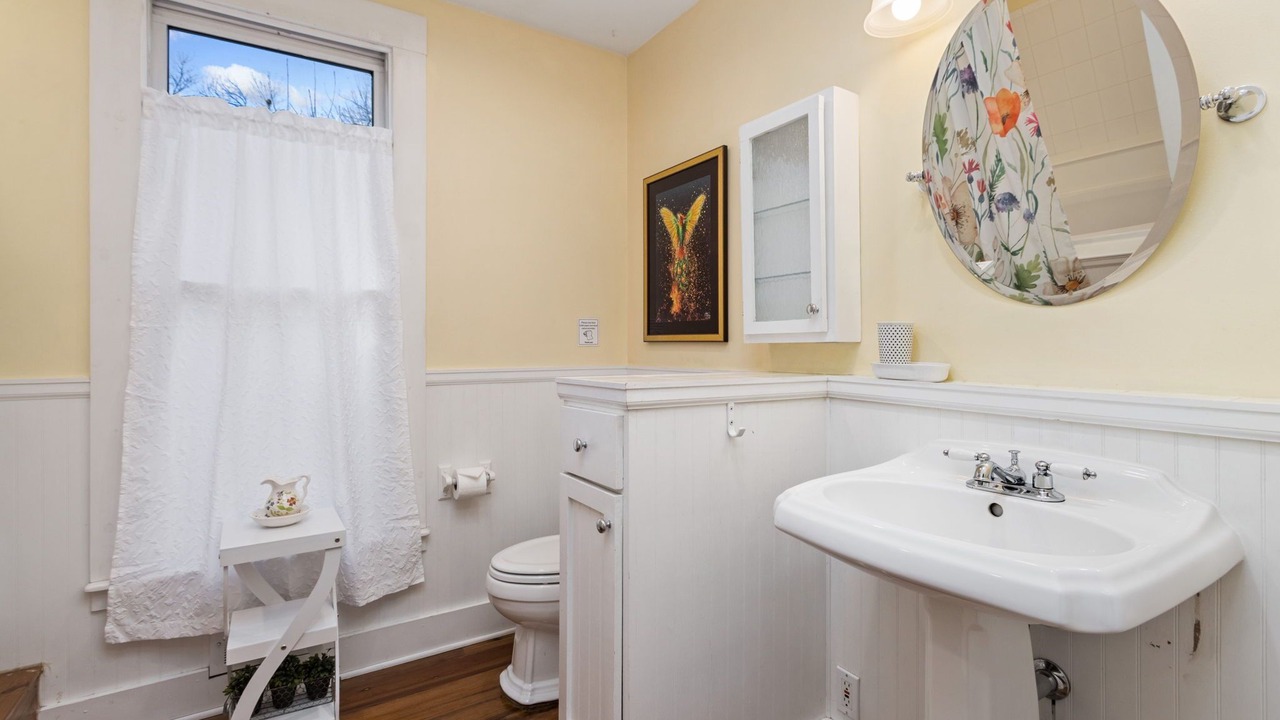 Photo of Bathroom in City Park