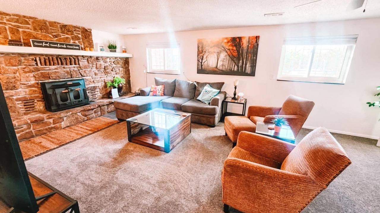 Photo of Livingroom in Security-Widefield