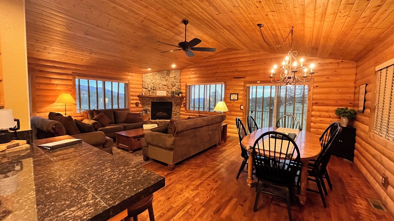 Photo of Livingroom in Drake