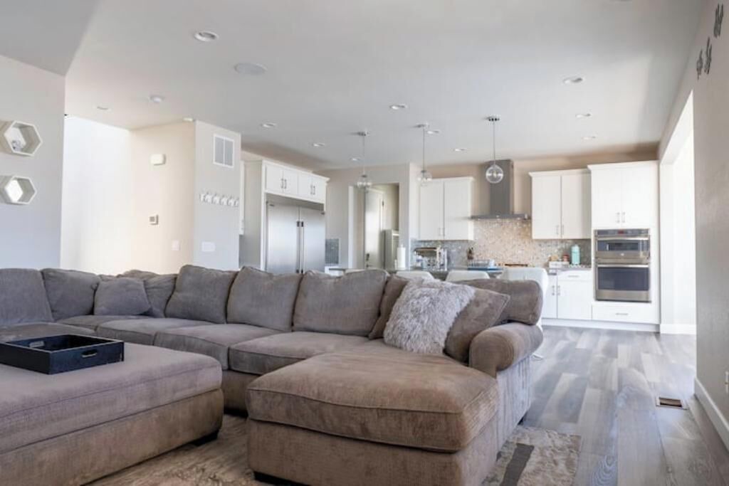Photo of Livingroom in Castle Rock