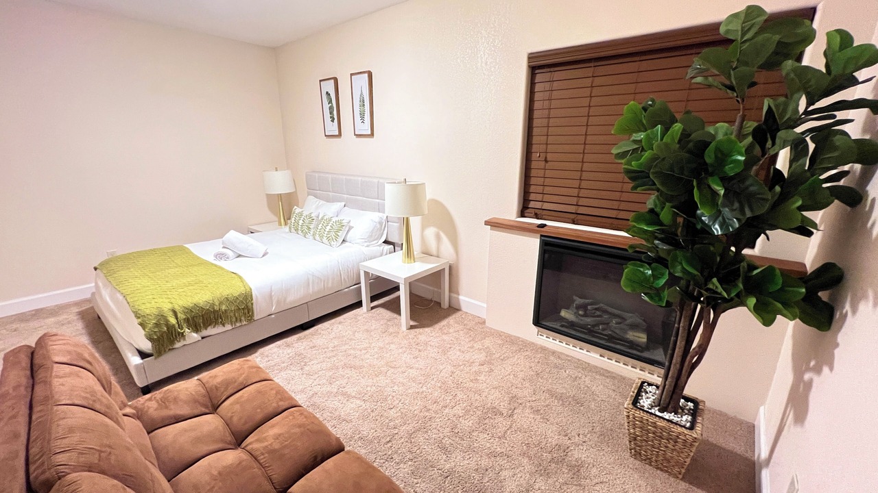 Photo of Bedroom in Dam East - West
