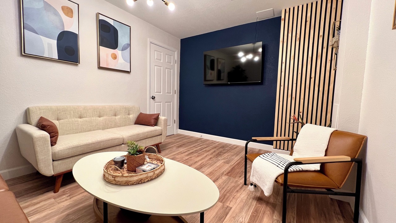 Photo of Livingroom in Dam East - West