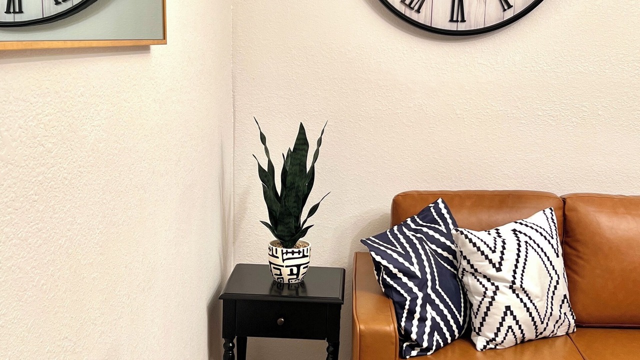 Photo of Livingroom in Dam East - West