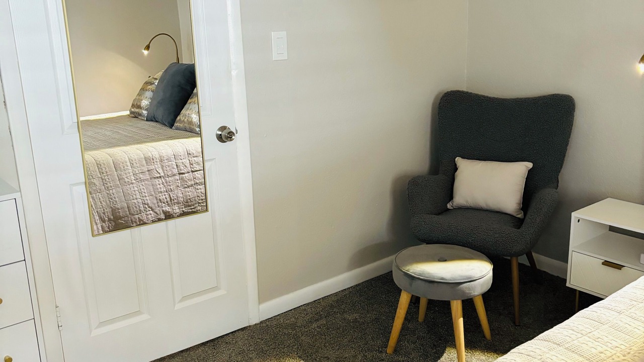Photo of Bedroom in Delmar Parkway