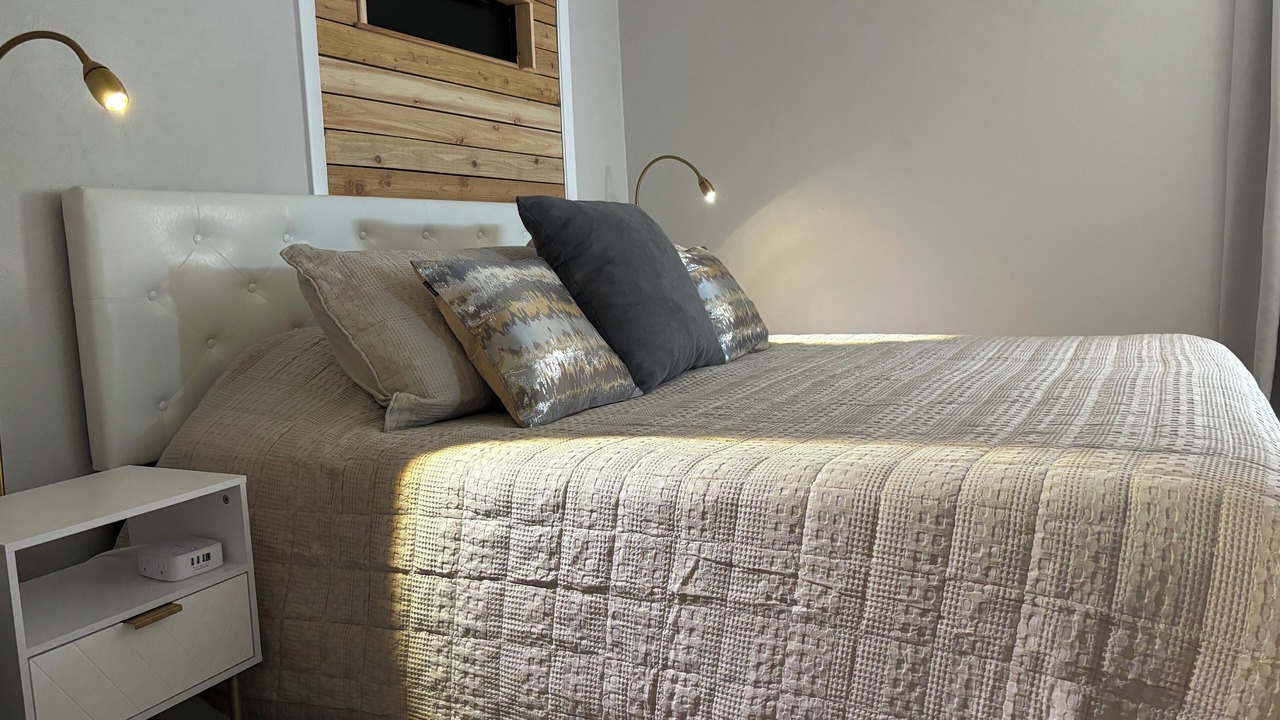 Photo of Bedroom in Delmar Parkway