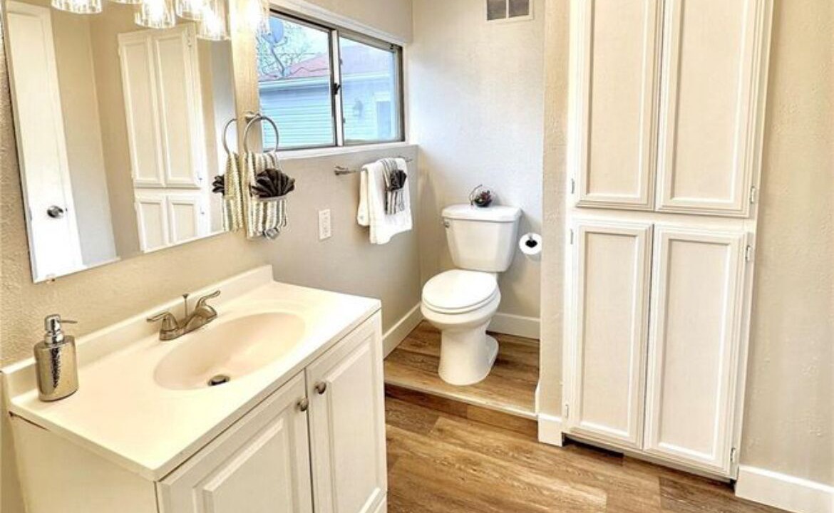 Photo of Bathroom in Delmar Parkway