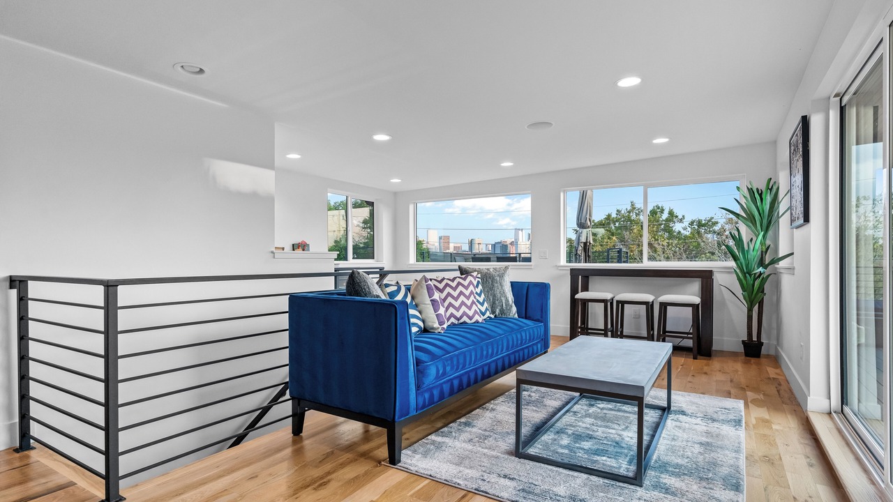 Photo of Livingroom in Highland