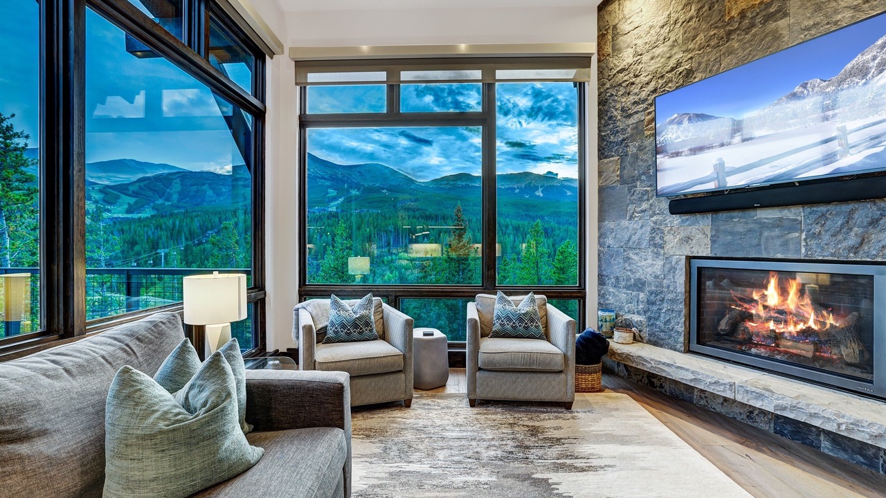 Photo of Livingroom in Peak 8