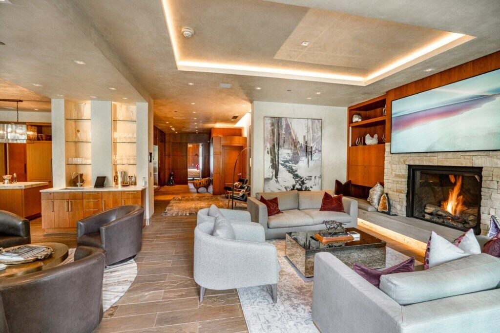 Photo of Livingroom in Downtown