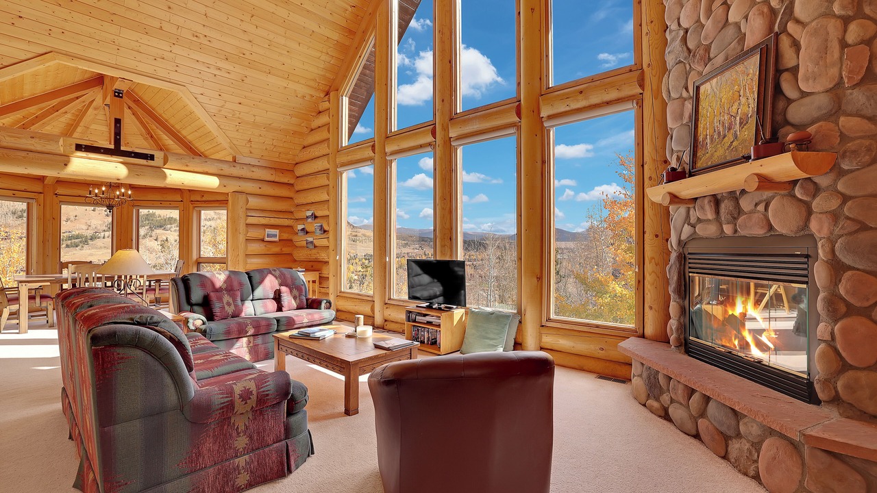 Photo of Livingroom in Three Peaks