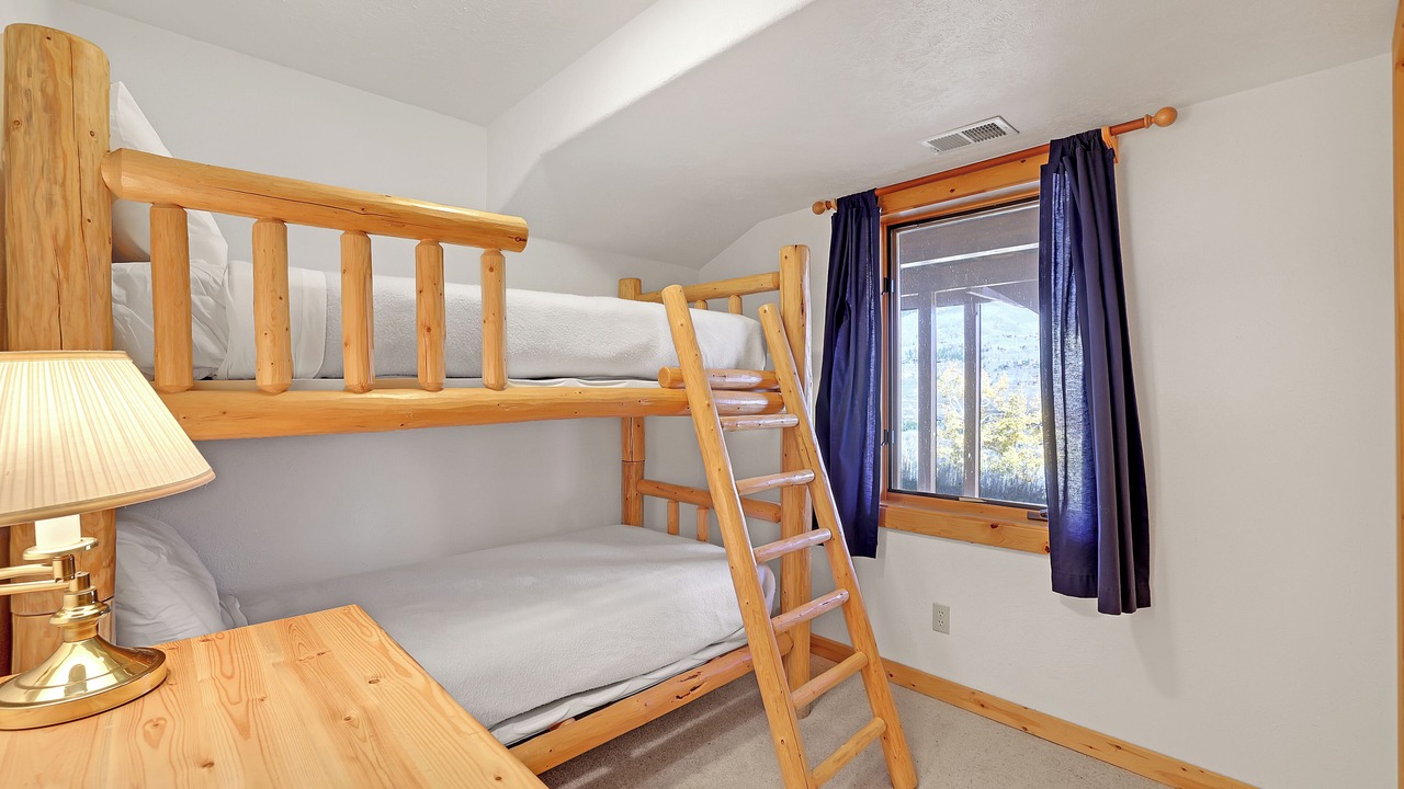 Photo of Bedroom in Three Peaks