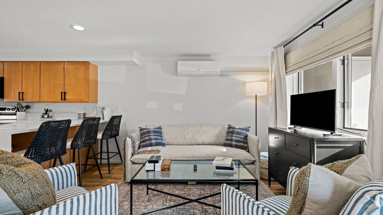 Photo of Livingroom in Downtown