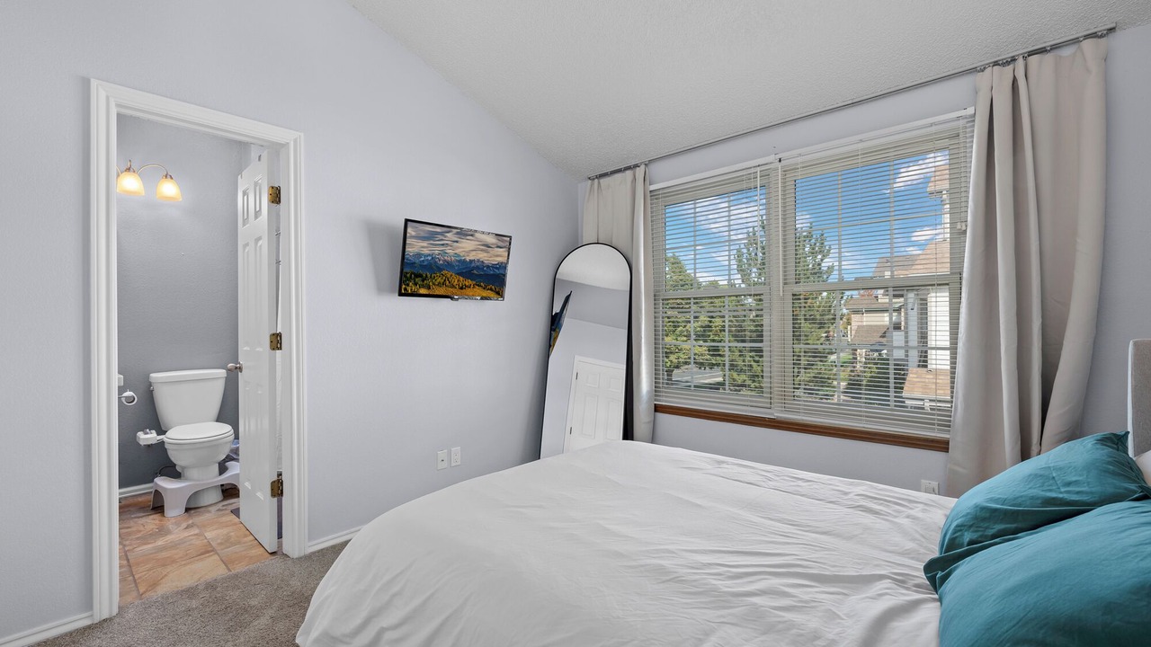 Photo of Bedroom in Columbine Valley
