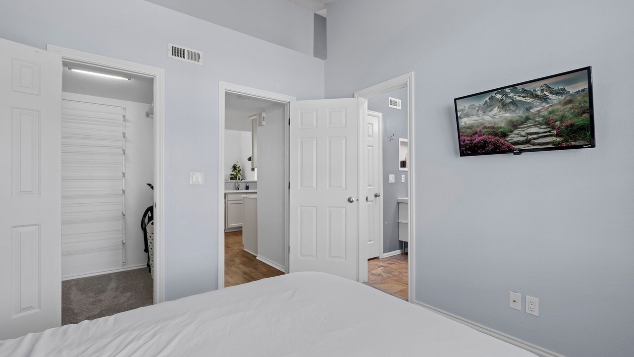 Photo of Bedroom in Columbine Valley