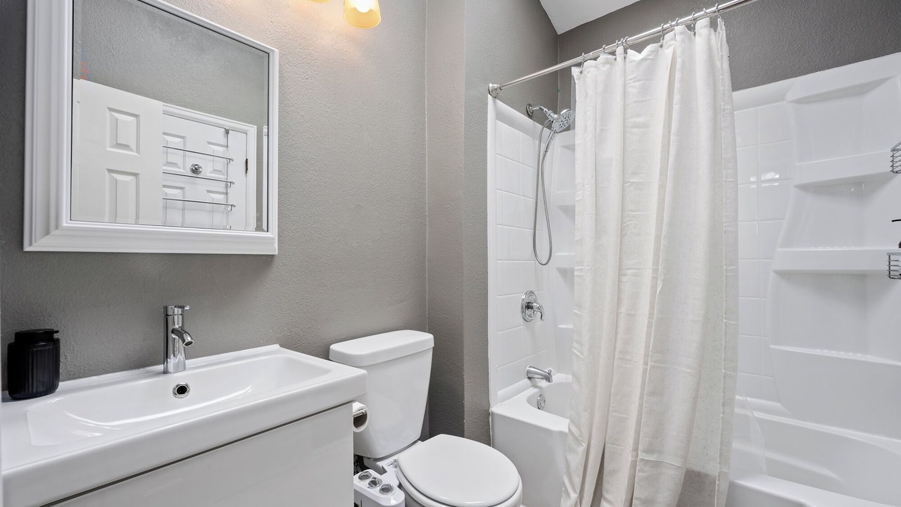 Photo of Bathroom in Columbine Valley