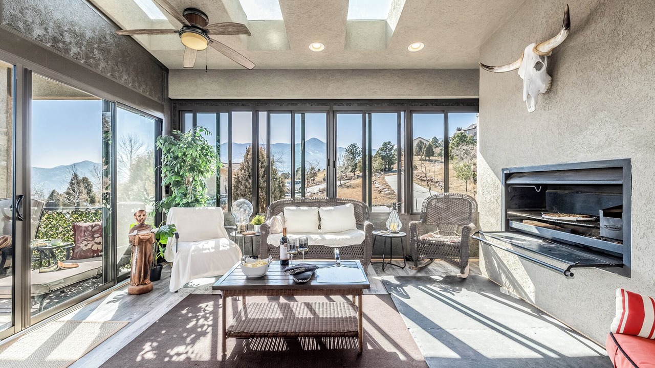 Photo of Livingroom in West Colorado Springs