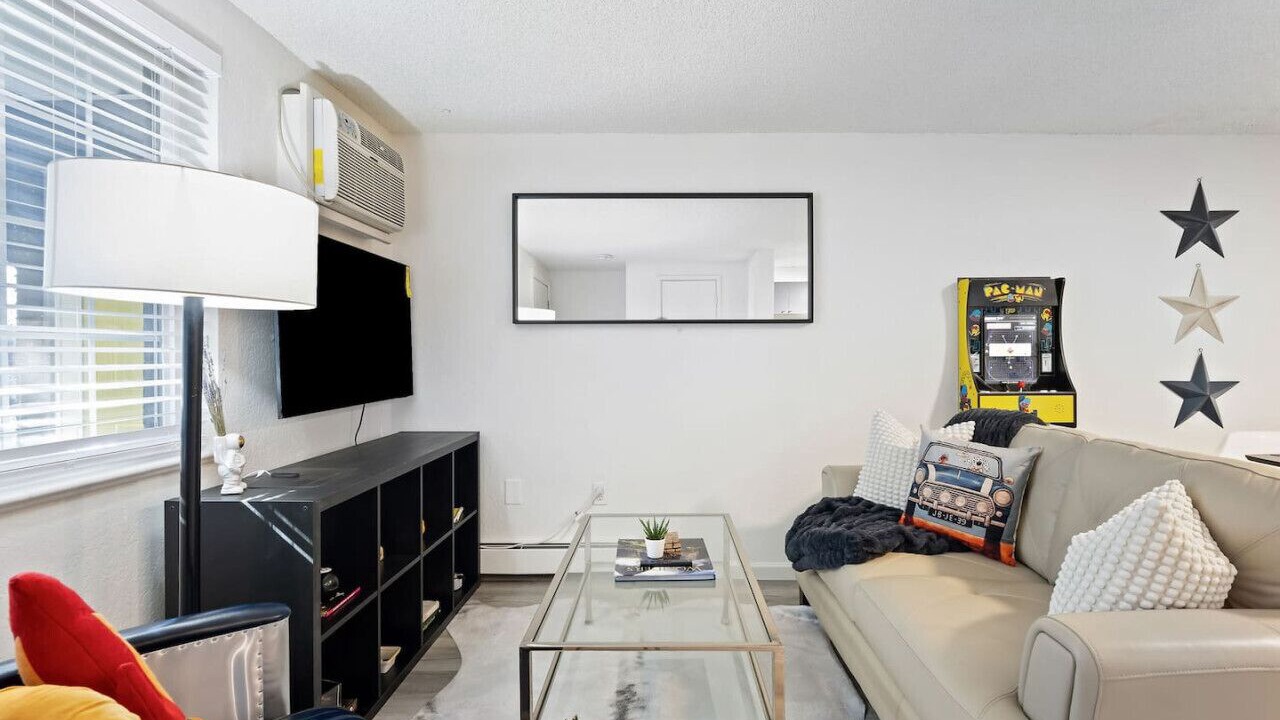 Photo of Livingroom in Englewood