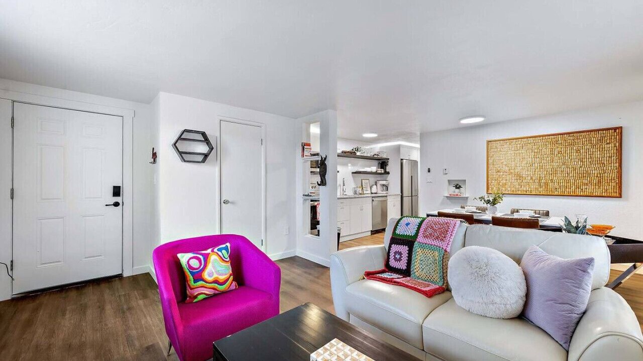Photo of Livingroom in Englewood