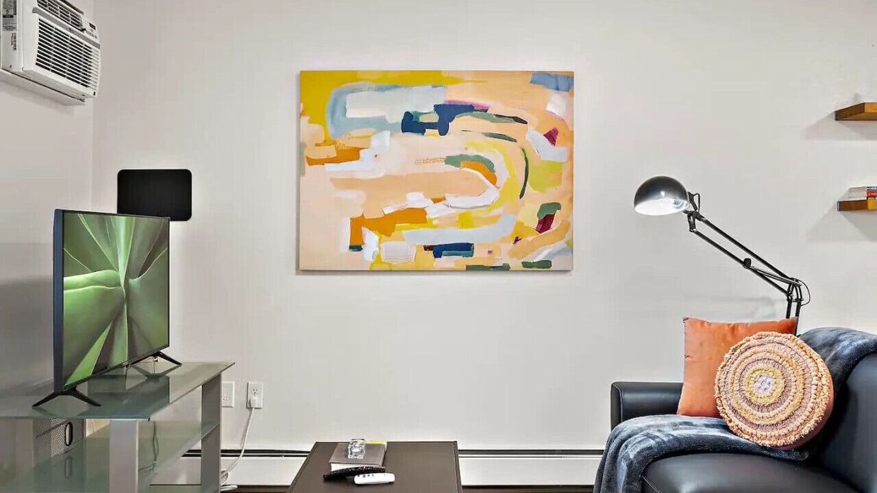 Photo of Livingroom in Englewood