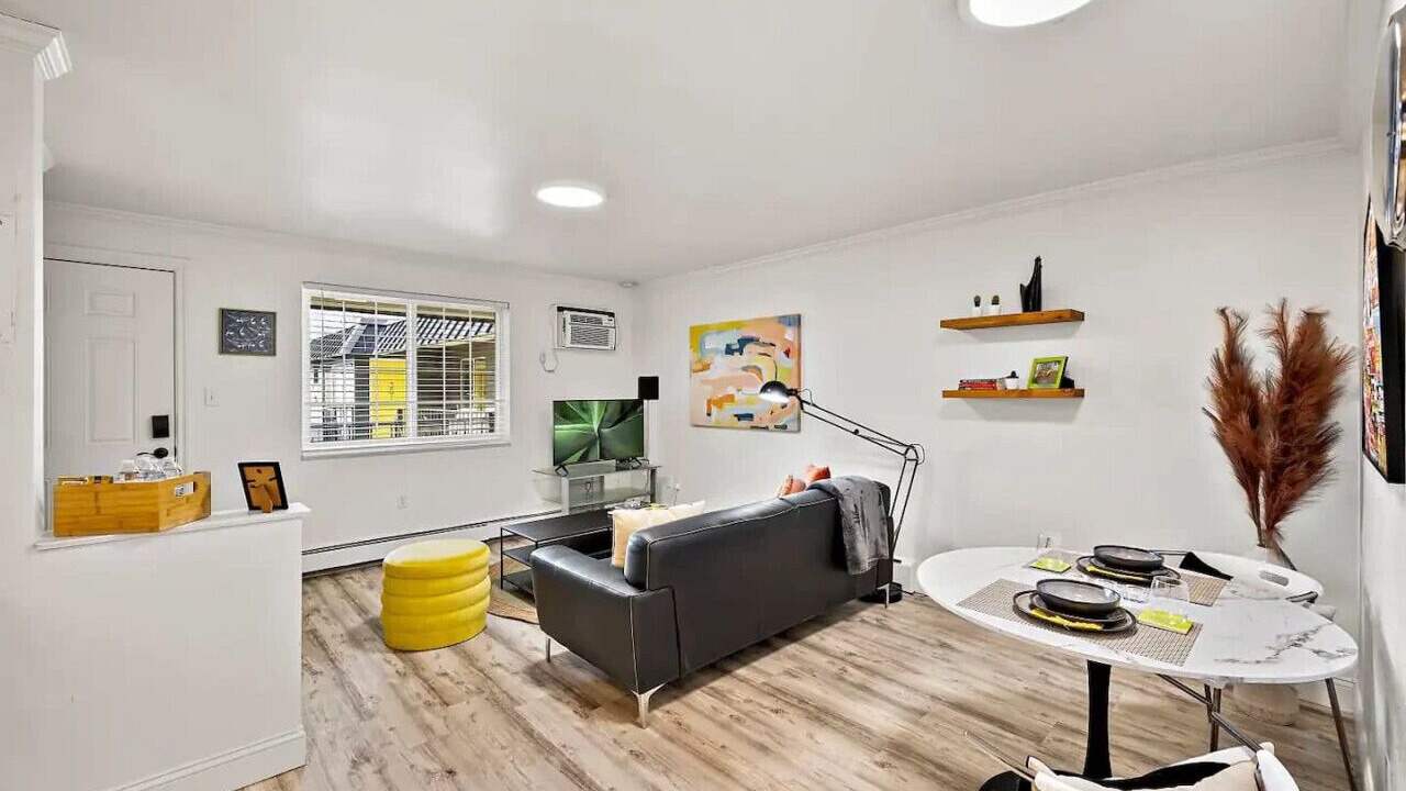 Photo of Livingroom in Englewood